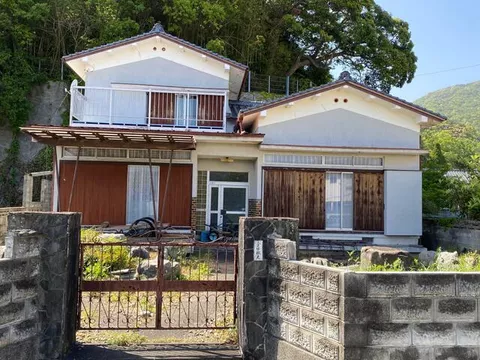 Saeki City, Oaza Nie (Kariu Station) 2F 7DK

300,000 yen