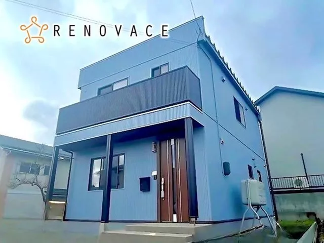 [Fully remodeled, including the water area! With a large yard!