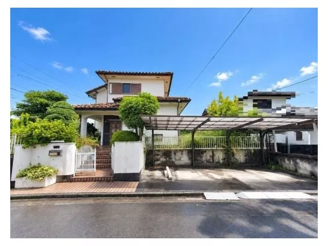Quiet residential area, northwest corner lot, all-electric, parking for 2 cars available (depending on vehicle type)
