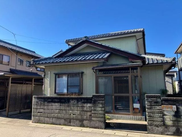 Takai Real Estate☆ Popular area for used homes! A prime location about a 4-minute walk to Shanishi Elementary School!