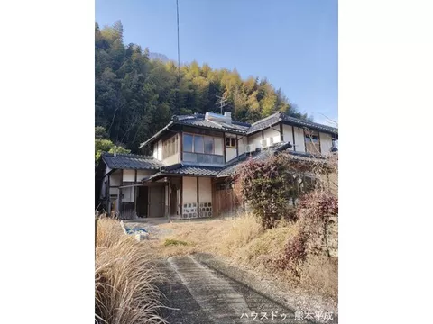 6 minutes by car to Kokkofarm! This is a 3LDK layout with some renovations done. Age of the building is not…