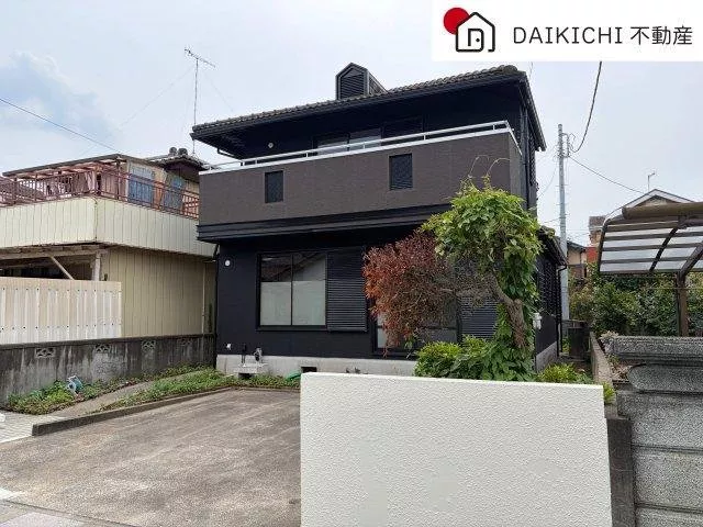 Lightweight steel frame construction 3SLDK♪ The surrounding facilities are well-equipped, providing a convenient living environment.