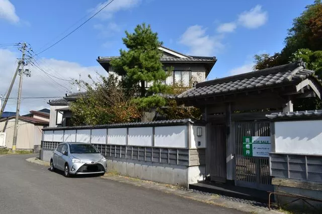 Akita City, Kanazaki Iwase, Maeyama, 2 stories above ground and 1 basement, 5SLDK
