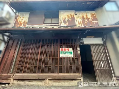 ■5-minute walk to JR San'in Main Line "Hanazono" station ■4K used house with ample room count
