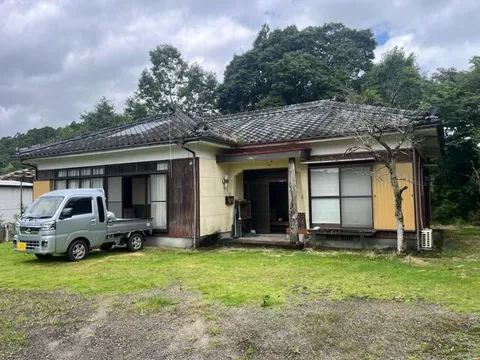 Miyakonojo City, Yamada Town Yamada (Mankezuka Station) Single-story building 4LDK