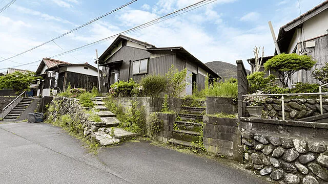 Used single-family home in Tsuwano Town, Kuga District