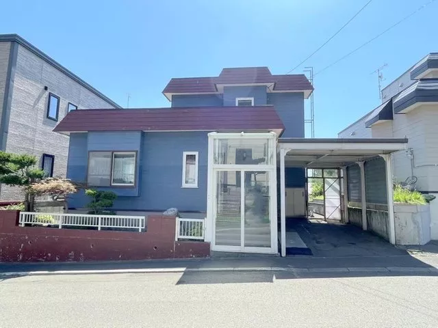 Quiet residential area! Seller has maintained the house frequently!