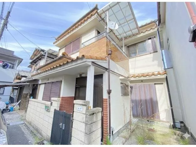 Terrace house in Tai Shinmachi, Yamato Takada City
