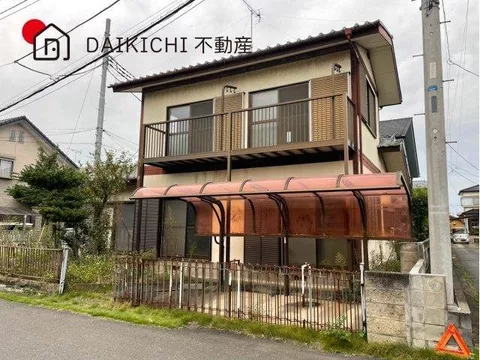 South-facing with two sides of sunlight, excellent sunlight and ventilation!! A home with a carport♪