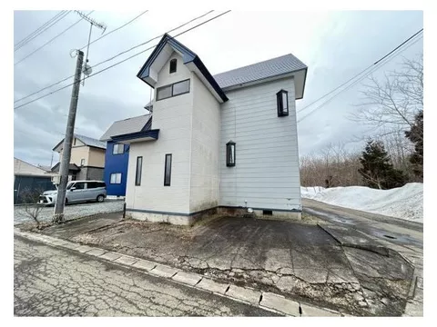 [Open House Held] Interior and Exterior Renovation Planned / New Seismic Standards Compliance / Water Facilities Replacement / Parking for 3 Cars Available /