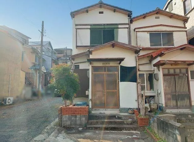 Kurozu 1-chome, Otsu-shi, Shiga (Ishiyamadera Sta.) 2F 3DK

3.2 million yen