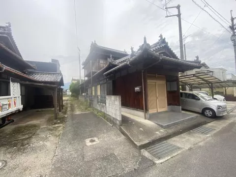 Saijo-city Kuniyasu (Iyo Miyoshi Sta.) 2F 5DK

3.8 million yen