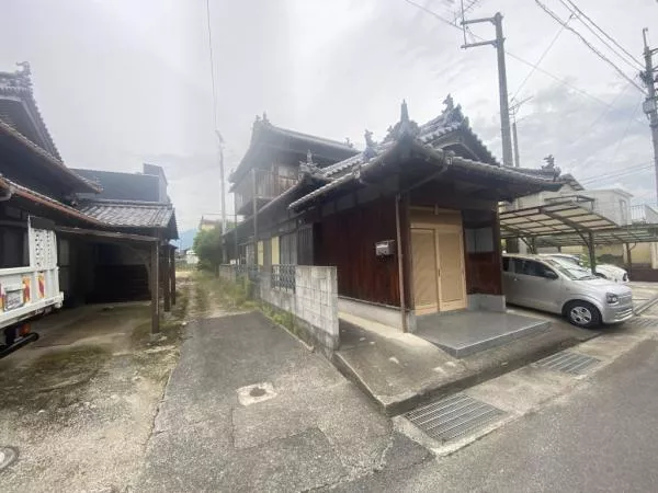 Saijo-city Kuniyasu (Iyo Miyoshi Sta.) 2F 5DK

3.8 million yen