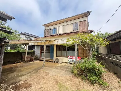 53 minutes by bus from Seibu Chichibu Line "Hannō" Station, 3 minutes on foot from Koidebashi