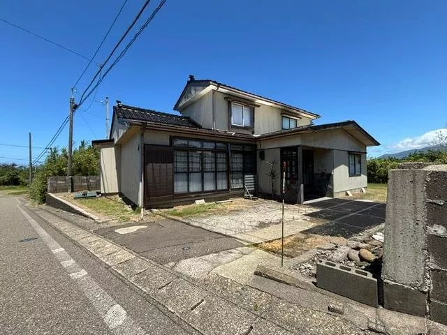Within a 5-minute walk to the sea♪ Good view♪ Parking for more than 3 cars♪