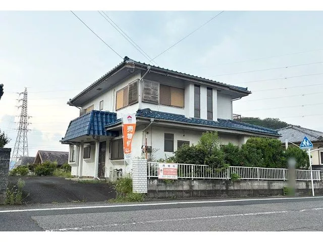 Spacious 5LDK, parking for 2 cars on the premises, good view