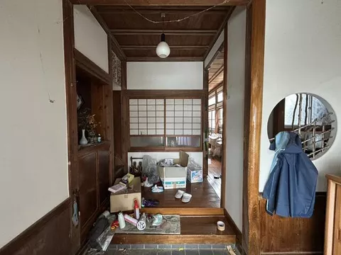 Mitsuke City, Jinbocho (Mitsuke Station) 2-story building, 6DK
