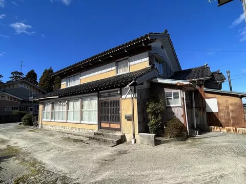 Shimonikawa District, Nyuzentown, Aoki (Nishi Nyuzen Station) 2-story 10DK