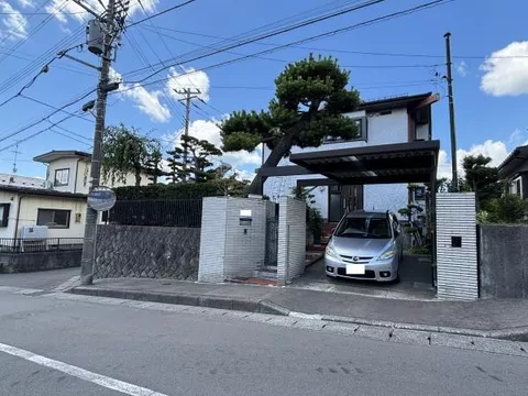 Hachinohe-shi, Hachinohe Oaza-Kawaraki-Aza-Sodenosawa (Nagawashiro station) 2F 5LDK

9.8 million yen