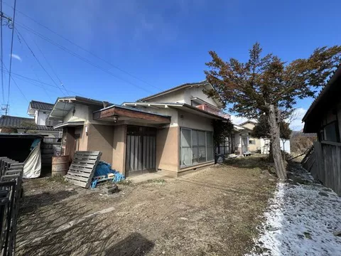 Saku City, Toridashi Town (Nakagomi Station) 2-story building 7DK