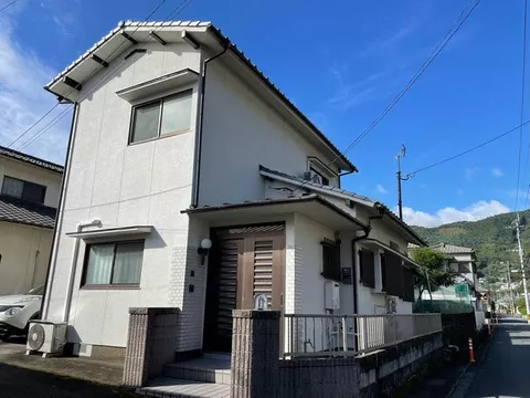 A spacious 9-tatami mat room that is easy to arrange, with 2 rooms in a 4DK layout ☆ 9-minute walk to Kamegawa Station ☆