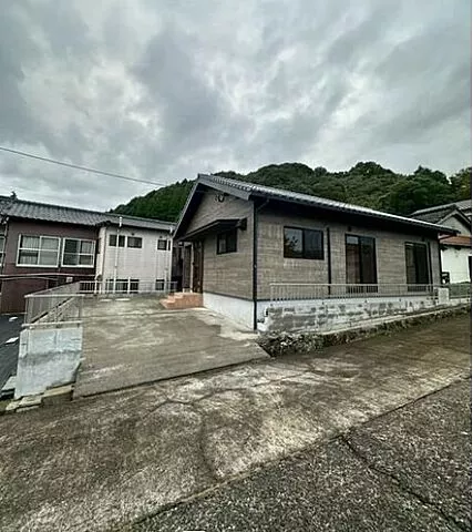 Used single-family home, 10 minutes walk from JR Chikuhisen Momokawa Station