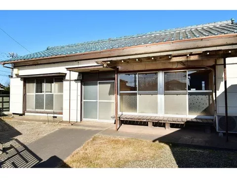 Convenient access to commercial facilities around Kimitsu Station and Aeon Futtsu.