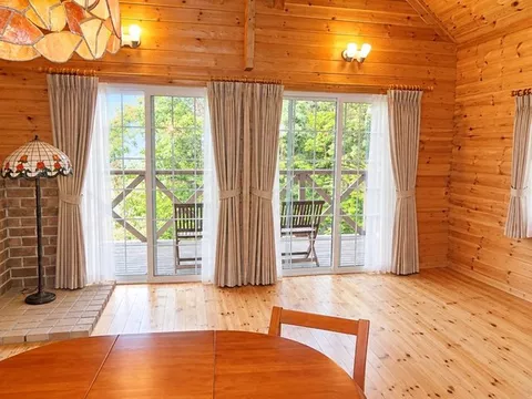 20 minutes by car from Fukuoka City. Enjoy beautiful nature, views, high-quality hot springs, and the water from Mount Raizan. - Image 3