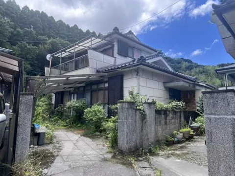 Higashisakamoto 4-chome, Kagoshima City (Kagoshima Ekimae Station) 2-story 4DK