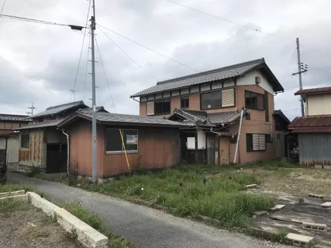 Deji-cho, Hikone-shi, Hikone (Inaegae Sta.) 2F 8LDK

1,990,000 yen