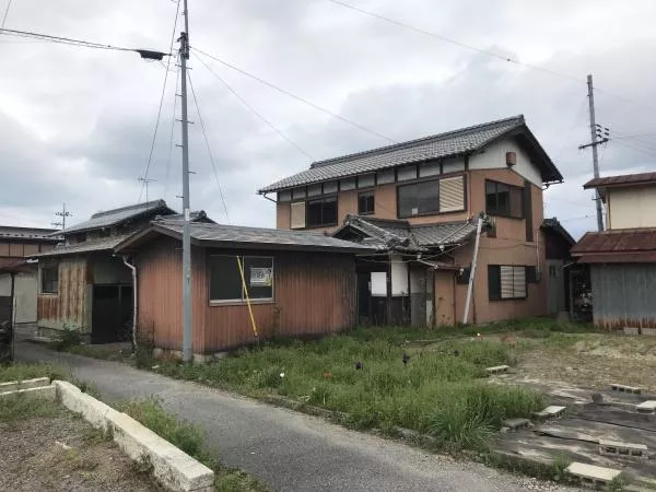 Deji-cho, Hikone-shi, Hikone (Inaegae Sta.) 2F 8LDK

1,990,000 yen