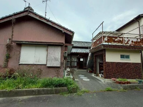 Tsu City Kawai Town Ueno (Chisato Station) Single-story building 6LDK