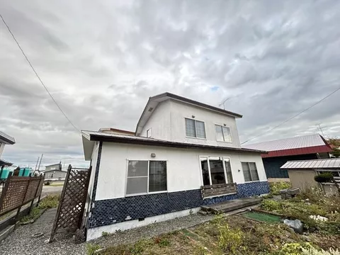 [Has water leakage] A two-story 4LDK house with a south-facing garden on a site of approximately 98 tsubo, capable of parking 2 cars