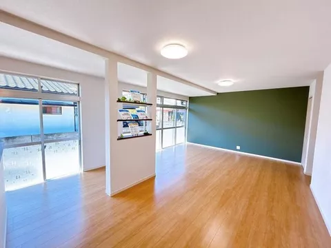 [Open House] Interior and exterior renovations completed. Single-story home. Parking for 3 cars available. Seismic reinforcement work completed. - Image 2