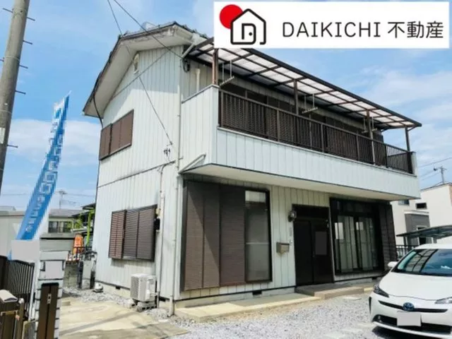 All rooms facing south, 5DK layout♪ Land with parking for more than 4 cars♪ Equipped with solar water heater!