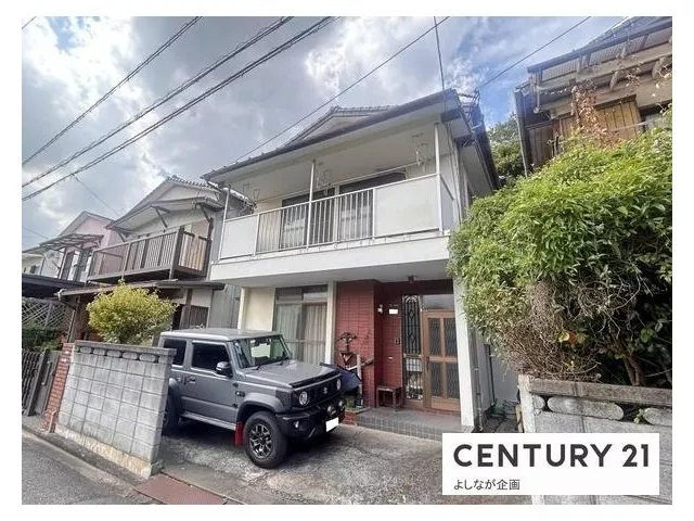 Affordable all-electric home, 10 minutes on foot to elementary and middle schools, safe child-rearing environment.