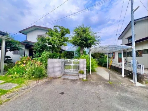 2 minutes on foot to Seven-Eleven Fuefuki Isawaido store. South-facing with good sunlight♪