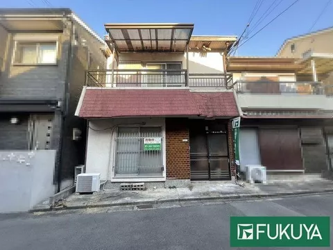 Convenient location about a 5-minute walk from Nankai Electric Railway Takano Line "Hatsushiba" station for commuting and schooling!