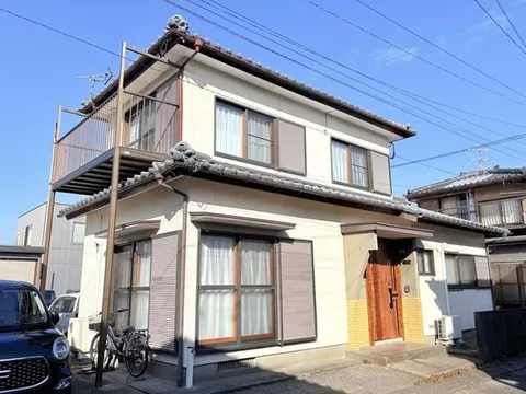 6 minutes on foot from Tayoshi Station, convenient living in Hongō Kitakata 4DK