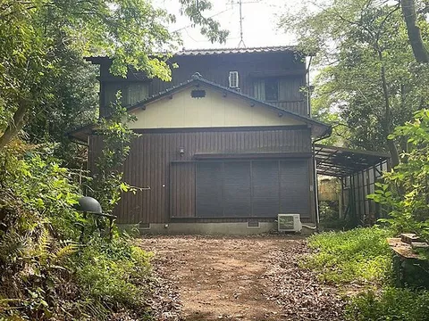 Used single-family home, 1001 Ebitzu