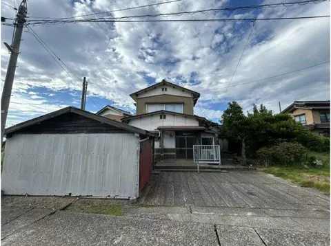 2F 8DK in Kofu-cho, Komatsu-shi, Komatsu

3 million yen