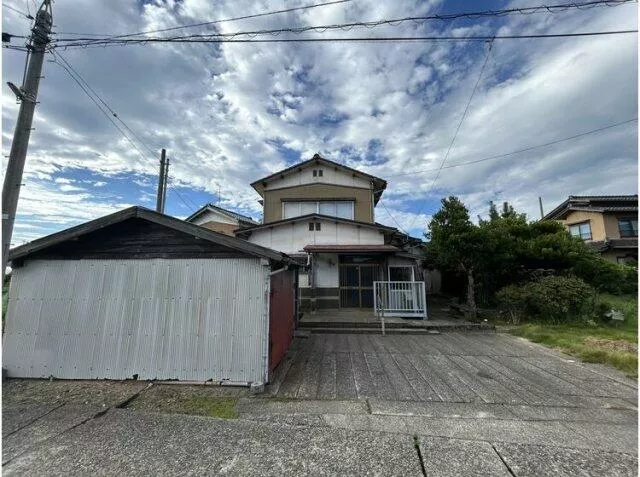 2F 8DK in Kofu-cho, Komatsu-shi, Komatsu

3 million yen