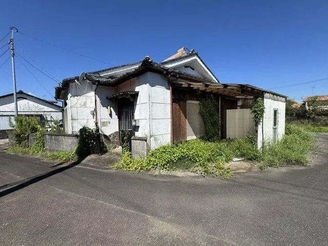 About 1km to Miyakonojo Station! This is a second-hand house with 3DK in Hirae Town (^^)/