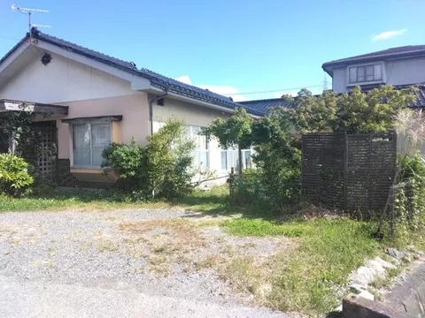 Vacant house bank, 147 tsubo lot with a dog run, tea ceremony water room, and sunken tatami.