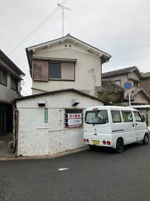 6 minutes walk from Meitetsu Kakamigahara Line "Kiridoori" Station