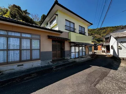 Hirado City, Tabira Town, Fukatsuki Men (Suetachibana Station) 2-story building 7K