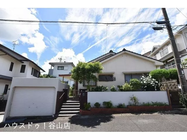 ■3DK single-story building ■870m to Taiyo Mitsuyama Store ■15-minute walk to JR Sakanoue Station