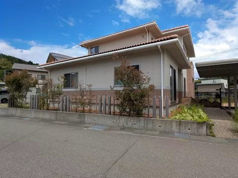 ■Built in 2009■6LDK■Land 93 tsubo■Carport for 2 cars■6-minute walk to elementary school