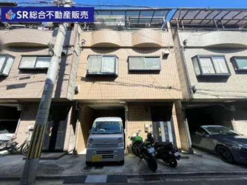 12-minute walk from the JR Kansai Main Line "Yao" Station