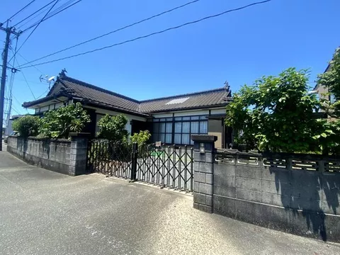 Immediate viewing available! Currently for sale until late September!! Single-story 4DK + storage♪ Parking available for 2 cars!!